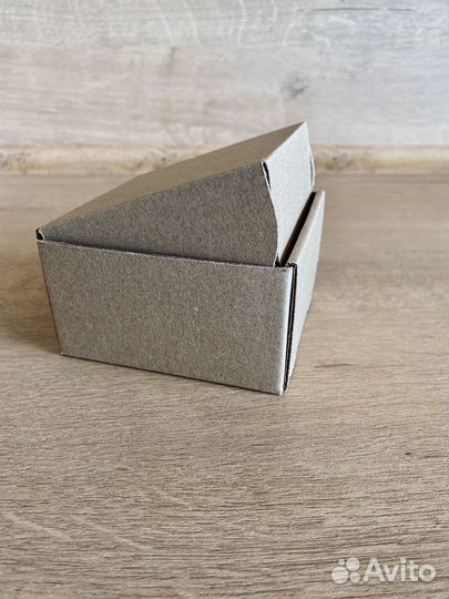 Коробка картонная самосборная