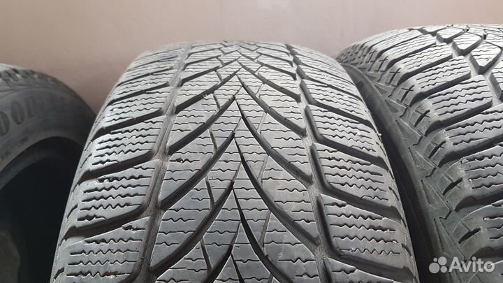 Goodyear UltraGrip 205/55 R16 94T