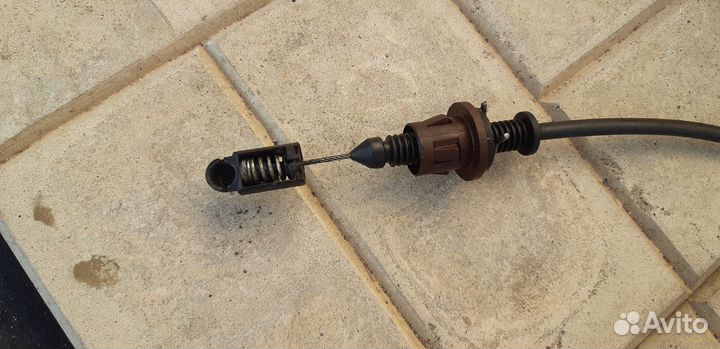 Renault Logan тросик газа