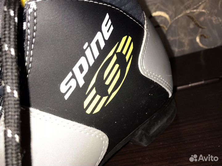 Лыжные ботинки