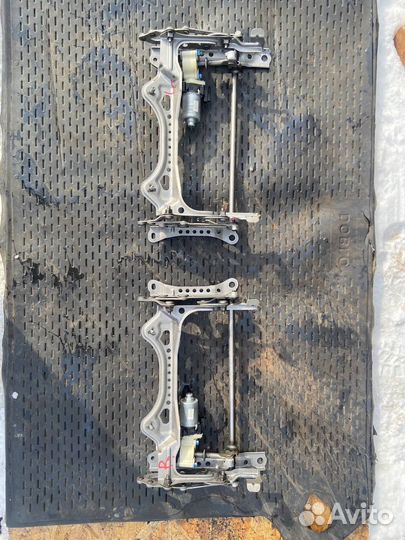 Механизм регулировки заднего сидения Toyota Crown