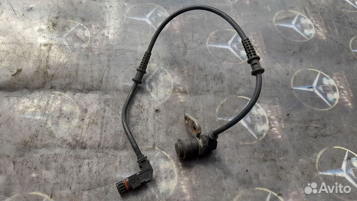 Мерседес E-Класс Передний датчик ABS