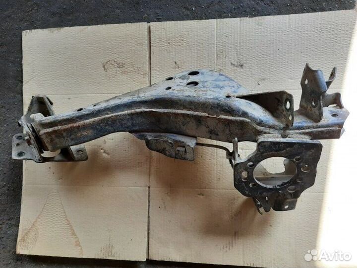 Рычаг продольный задний правый Nissan X-Trail 2011