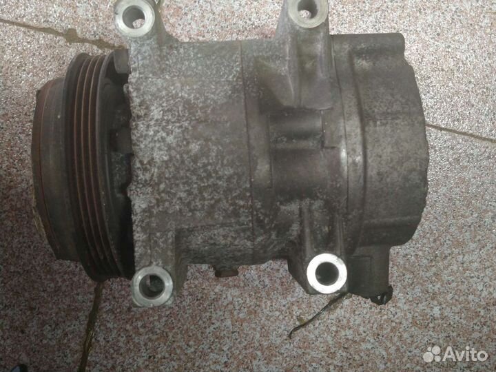 Компрессор кондиционера Nissan Maxima
