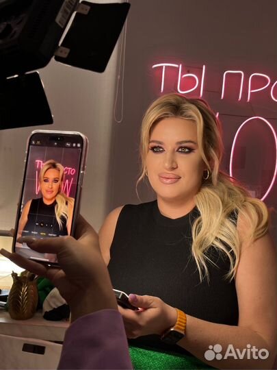 Модель на макияж