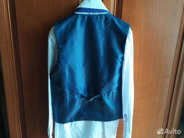 Костюм (тройка)