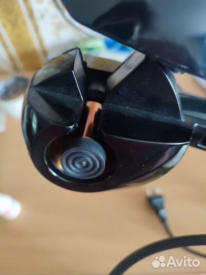 Утюжок для завивки волос. Плойка