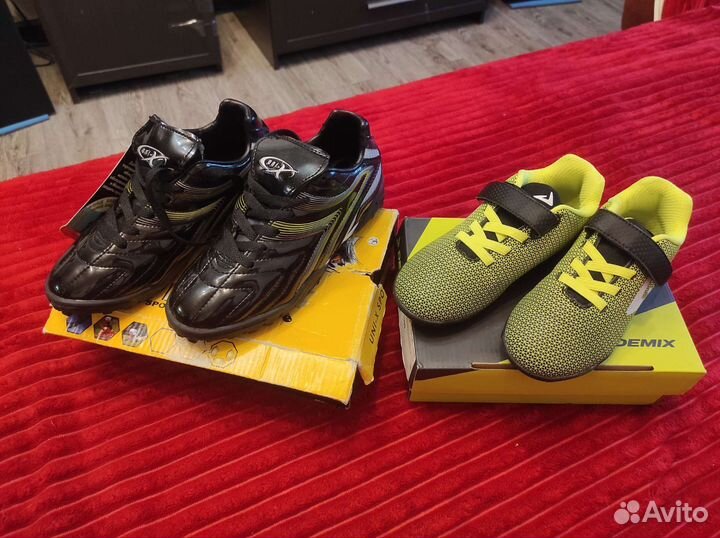 Футбольные бутсы и форма новые