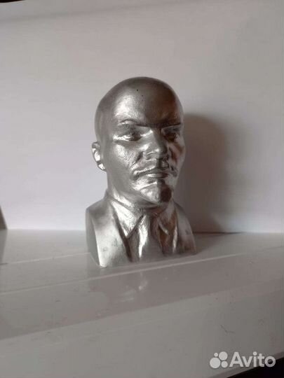 Бюст ленина