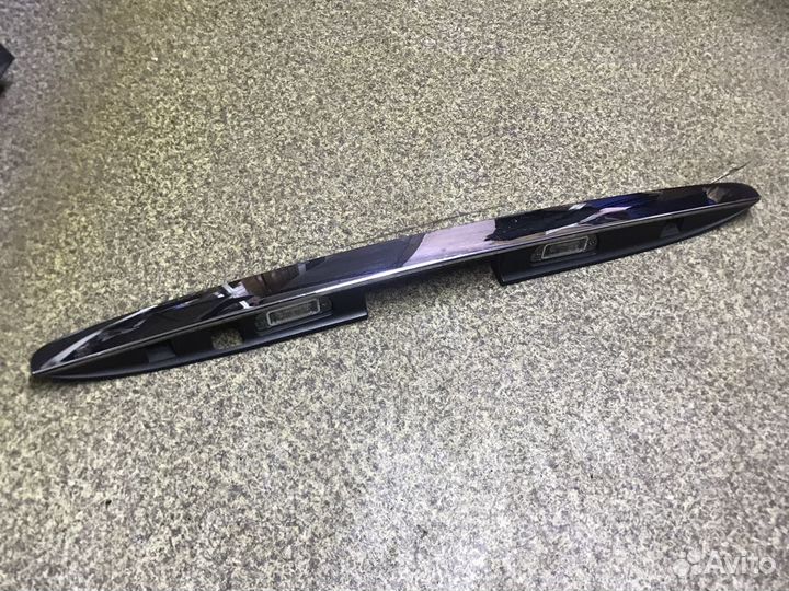 Мерседес w251 R-class планка крышки багажника