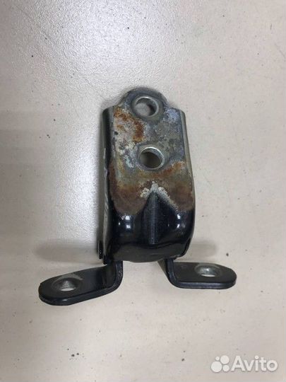 Петля двери Kia Sportage