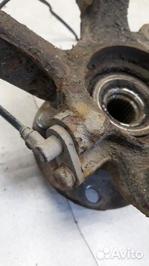 Кулак поворотный передний левый Nissan Almera