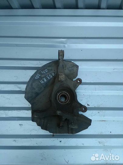 Поворотный кулак передний правый BMW X5 E53 1999-2