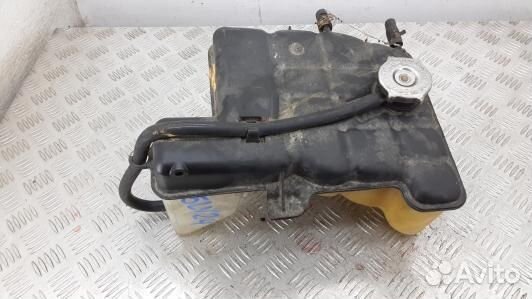 Бачок расширительный jeep grand cherokee WK (5LV24