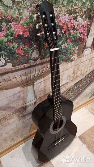 Классическая гитара Belucci