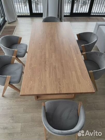 Стол из дерева. Размер S