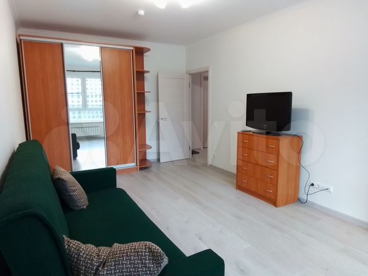 2-к. квартира, 60 м², 7/33 эт.