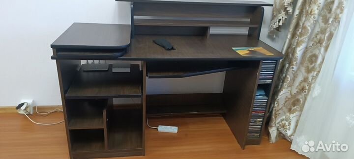 Компьютерный стол