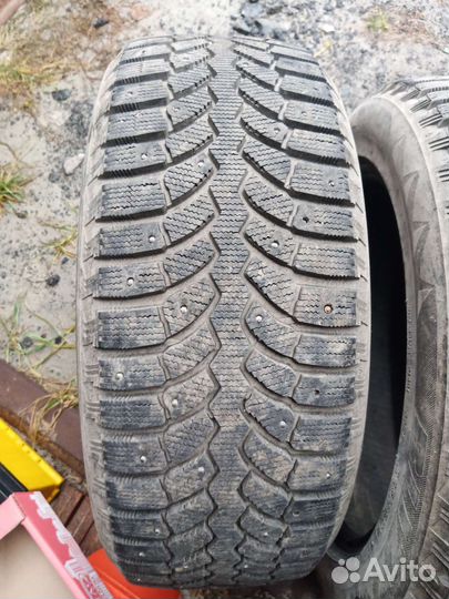 Bridgestone Blizzak Spike-01 225/55 R18