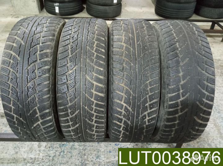 Kumho I'Zen RV Asymmetric 235/65 R17 104R