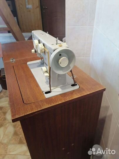 Швейная машина Подольск 142