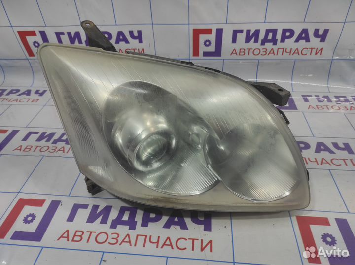 Фара правая Toyota Avensis (T250) 8113005194. Дефе
