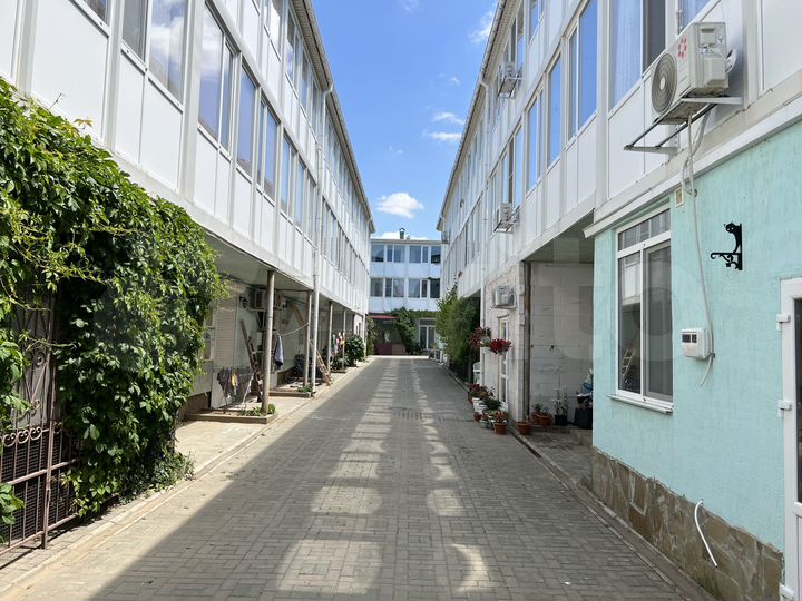 3-к. апартаменты, 97 м², 1/3 эт.