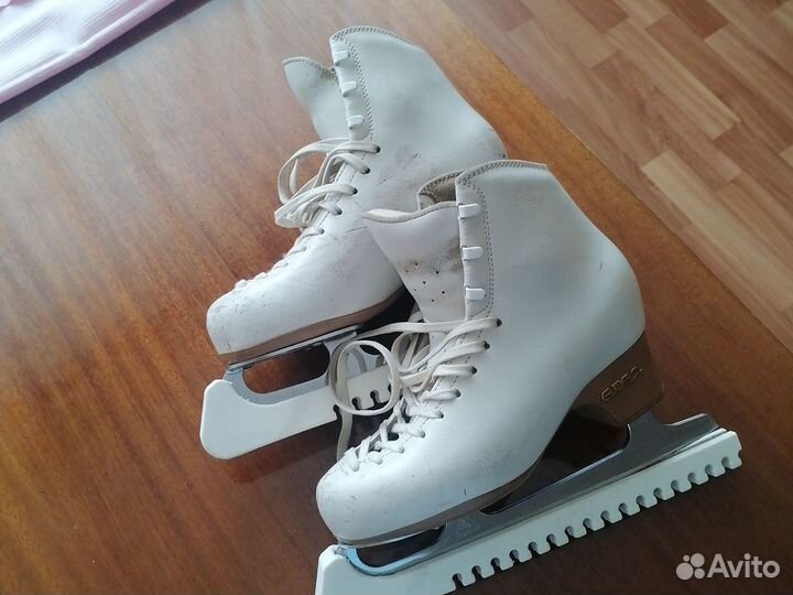 Коньки фигурные профессиональные женские 35 размер