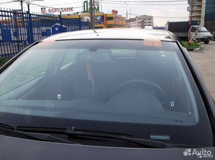 Лобовое стекло на Opel Astra H Опель Астра Н