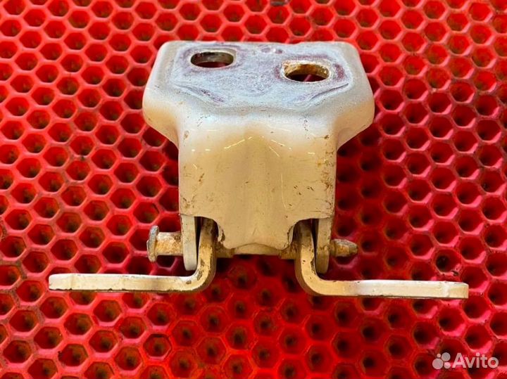 Петля двери задняя левая нижняя рено логан 2