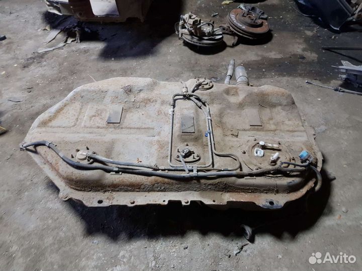 Бензобак Мицубиси ланцер 9