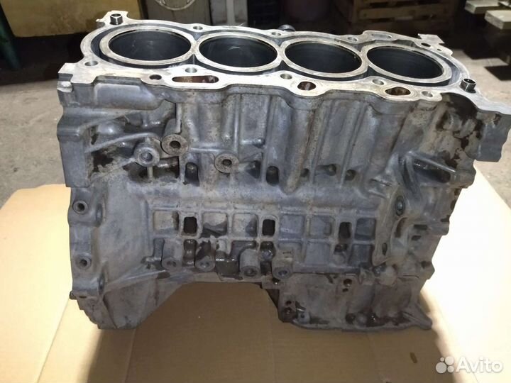 Блок; Двигателя Тойота 1 ZZ -FE 1.8