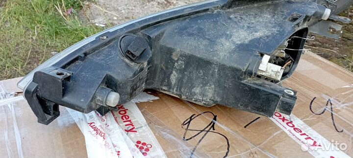Фара передняя правая peugeot 206