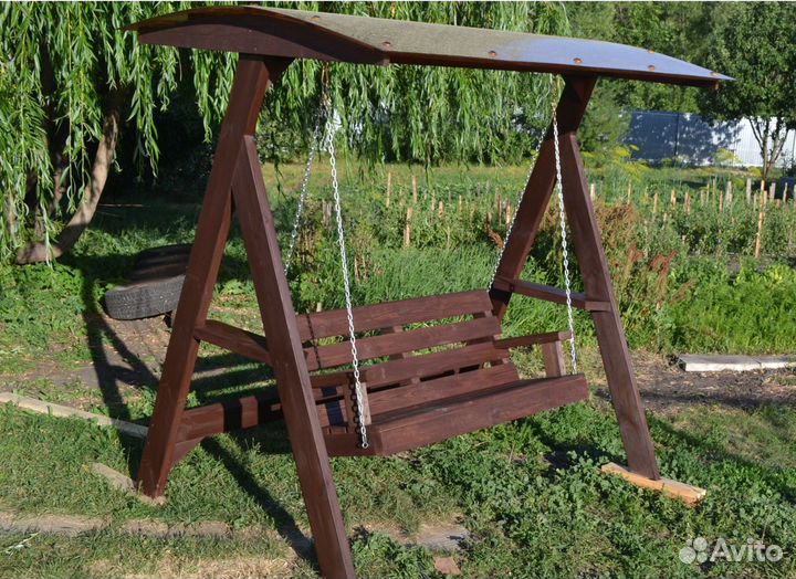Садовые качели из дерева
