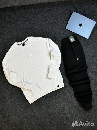 Спортивный костюм Nike