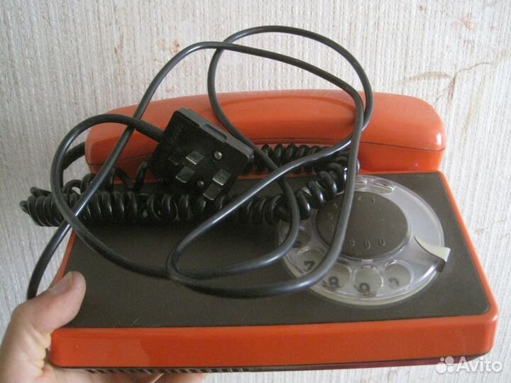 Стационарный дисковый телефон