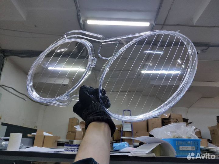 Стекло фары Mercedes-Benz E W211 2002-2009