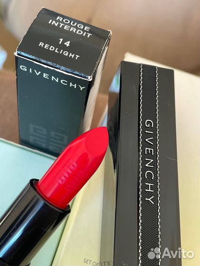Помада givenchy rouge interdit