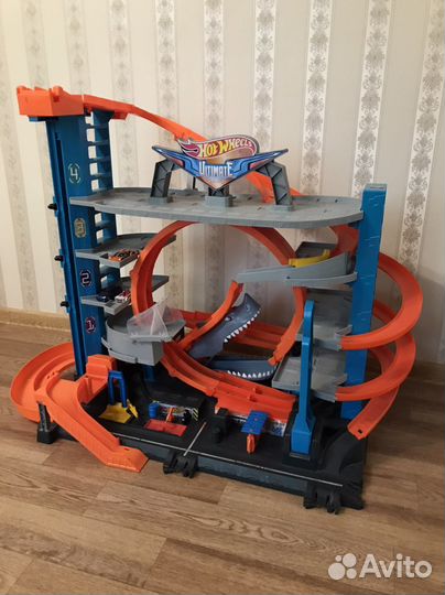 Hot wheels трек акула