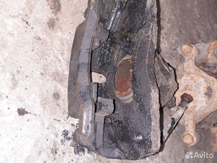 Передний тормозной суппорт kia sephia 2