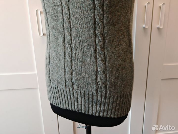 Шерстяной жилет вязаный косами безрукавка шерсть