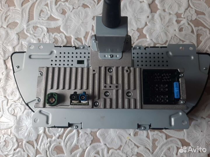 Штатная магнитола geely atlas