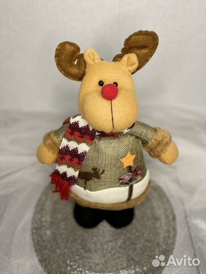 Новогодний снеговик под елку