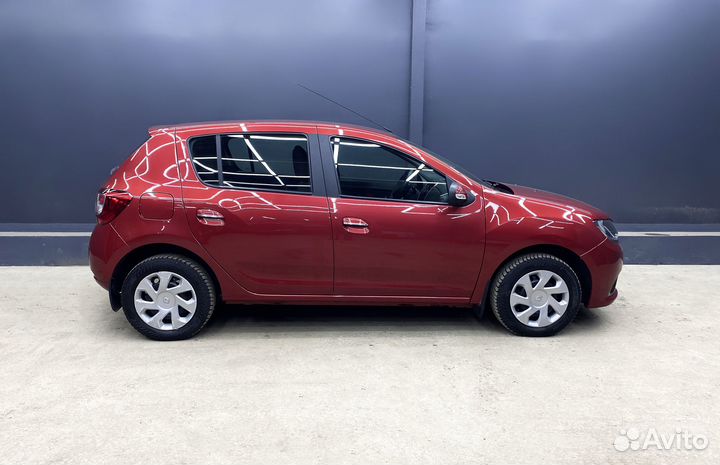 Renault Sandero 1.6 AT, 2015, 76 344 км