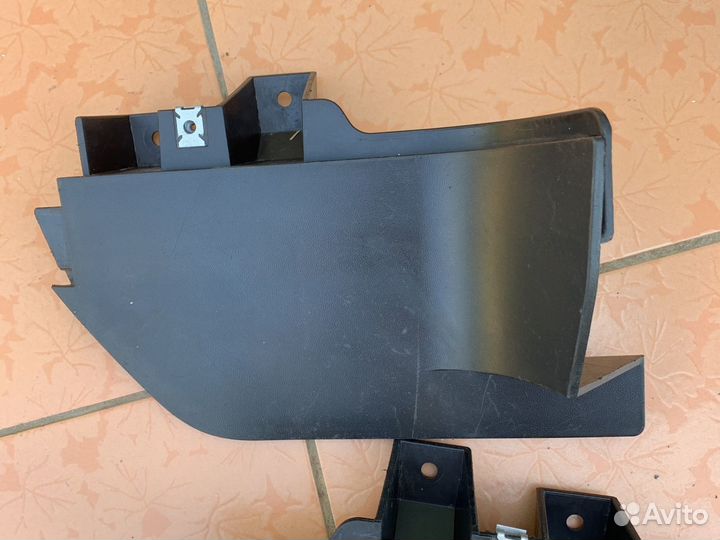 Накладка порога щиток Туарег NF 2015 год