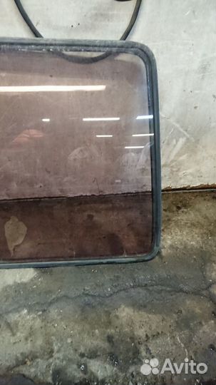 Стекло правое Nissan Serena C23 CD20 1998