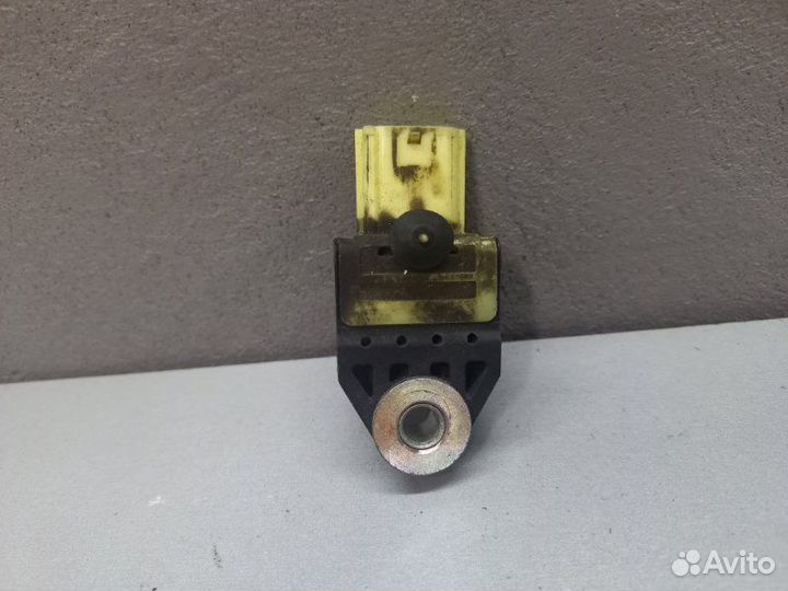 Датчик airbag Toyota Land Cruiser 200 2010
