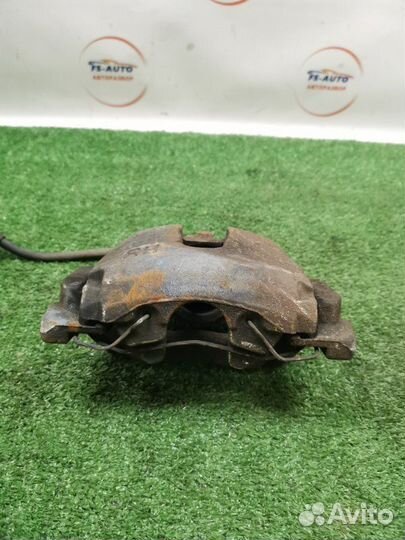 Суппорт тормозной передний правый Ford Focus 3