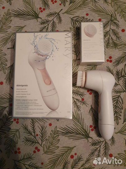 Щетка для чистки лица Мери Кей