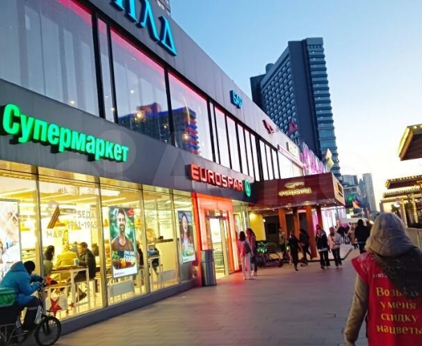 Торговая площадь, 1698 м²